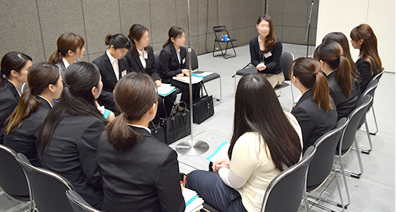 こんなに近い距離で話ができる機会はなかなかないので、気になることは直接聞いてみましょう。きっと、ロールモデルにしたいと思える女性たちとの出会いがあるはずです！