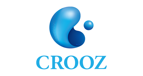 CROOZグループのコーポレートロゴ。Appleのリンゴのロゴをデザインした世界的に著名なデザイナーRob Janoff氏に依頼し新しく刷新。