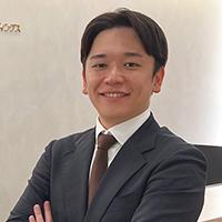 「売る」より「寄り添う」人生の伴走者にな