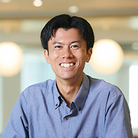 若手が裁量権を持って挑戦できる環境と周囲