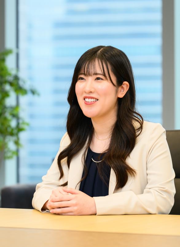 明上桃子氏